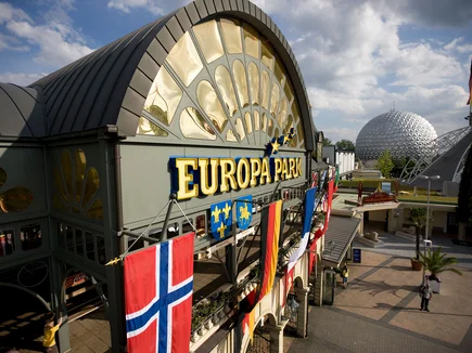 Press contact Europa-Park main entrance