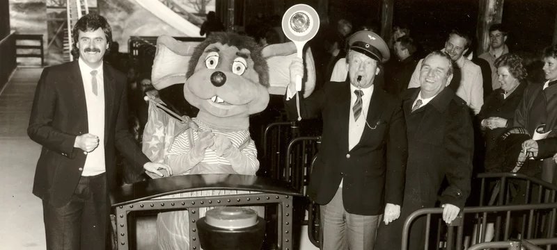 Familie Mack bei der Eröffnung des Alpenexpress "Enzian" 1984 im Europa-Park in Rust.