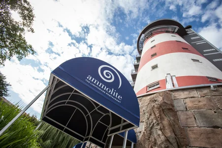 Der Eingang des Sternerestaurants Ammolite – The Lighthouse Restaurant im Europa-Park Erlebnis-Resort.