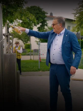 Roland Mack inaugure la fontaine de l’Europe à Rust.
