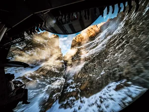 Aufnahme aus dem Voletarium im Europa-Park mit einem Flug über Europa.