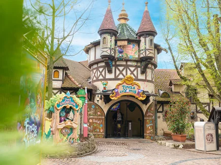 Fairytale Forest Cinema at Europa-Park Fina & the Yomis in the Fairytale Forest Cinema at Europa-Park. The building, with little Yomis hiding everywhere, can be seen from the outside.