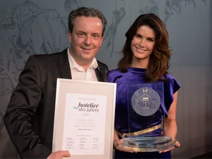 Michael Mack – Hotelier of the Year Michael Mack and his wife Miriam with the ‘Hotelier of the Year’ award.