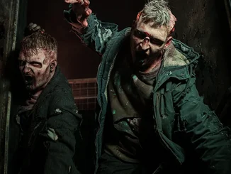 Zwei Traumatica Zombies Zwei schaurige Zombie-Charaktere bei der Traumatica im Europa-Park Erlebnis-Resort.