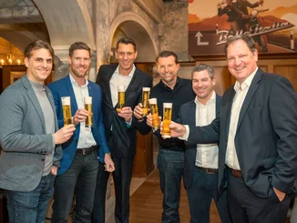 Long-standing partnership Thomas Mack, Nicolas Mack, Stefan Meinass, Stephan Nerlich, Sebastian Holtz and Rainer Noll (from left) at the contract extension between Bitburger and Europa-Park.