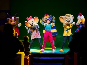 Die Maskottchen des Europa-Park Alle Maskottchen des Europa-Park bei der JUNIOR CLUB Show.