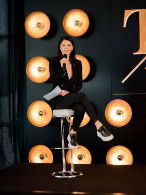 Gründerin Katja Mack Katja Mack bei der Eröffnungsrede des neuen Gebäudes der TALENT ACADEMY Europa-Park.