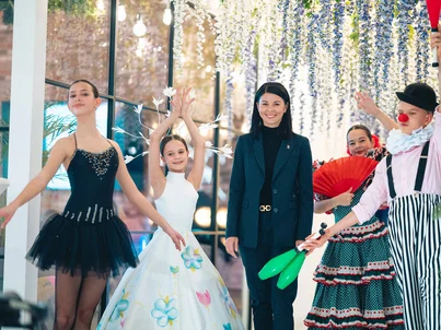 Young artists from the TALENT ACADEMY Katja Mack together with children from the TALENT ACADEMY Europa-Park.