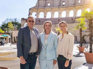 Cooperation with TMBW Roland Mack, Christine Schönhuber and Ann-Kathrin Mack in the courtyard of the themed 4* superior hotel ‘Colosseo’.