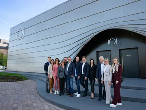 The Mack family at Eatrenalin The entire Mack family of entrepreneurs and Oliver Altherr in front of the Eatrenalin building at the Europa-Park Resort.