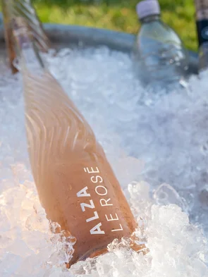 The summer refreshment ALZA Le Rosé Enjoy ALZA Le Rosé chilled.