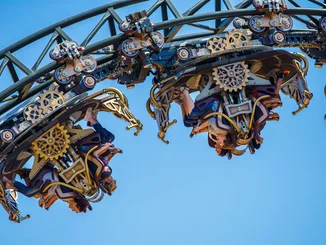 Die Time Traveler Stahlachterbahn von MACK Rides im Freizeitpark Silver Dollar City, eröffnet 2018.