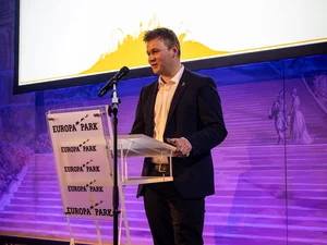 Jubilarian Gala Frederik Mack gives a speech on stage at the Jubilarian gala.
