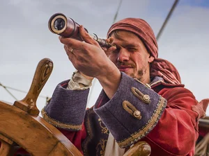 Bartholomeus van Robbemond in dem Kurzfilm zu Piraten in Batavia.